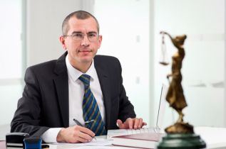Kancelaria prawna: administrator czy procesor danych? RODO