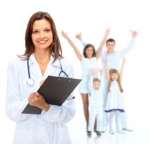 Osoba, która zakończyła leczenie onkologiczne, może jeszcze przez wiele lat odczuwać jego skutki przy ubieganiu się o kredyt lub ubezpieczenie.