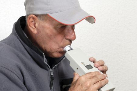 Kontrola trzeźwości pracownika a RODO – czy pracodawca może przechowywać negatywne wyniki badań