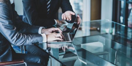 Czy firma zewnętrzna może łączyć zadania IOD i administratora systemu informatycznego?