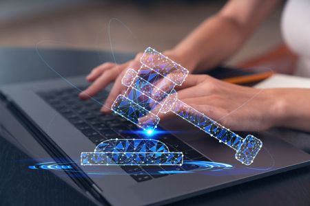 DSA w Polsce: Wzmocniona ochrona użytkowników i kontrola sądowa nad blokowaniem treści