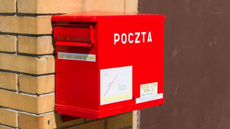 Czy z Pocztą Polską trzeba podpisać umowę powierzenia